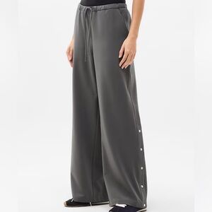 Athleta MVP Mid rise Snap Pant